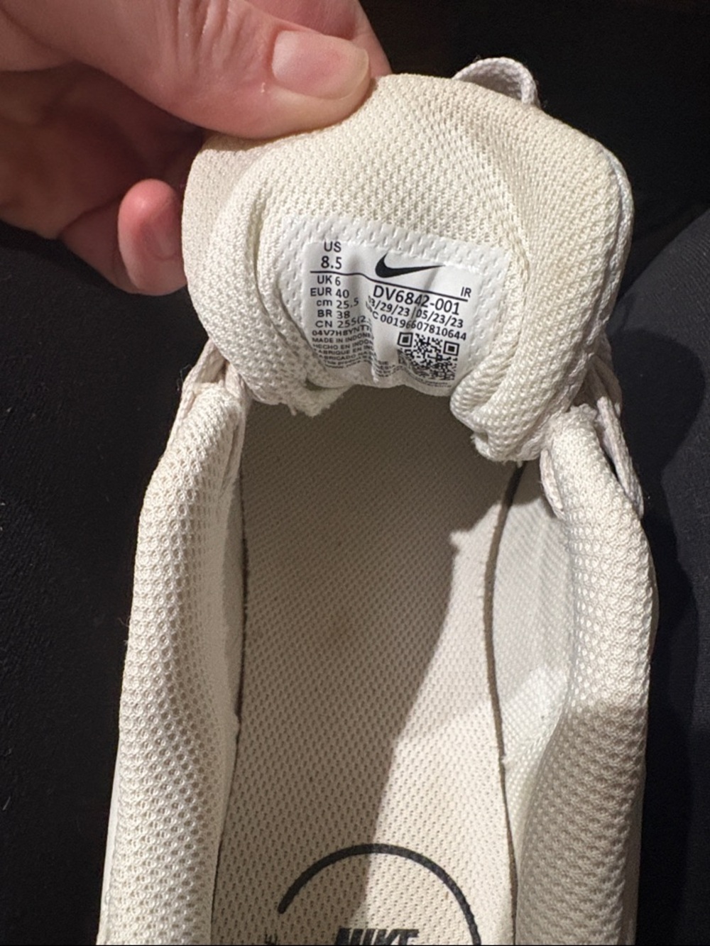Nike Women's White and Black Athletic Sneakers - Picture 5 of 8